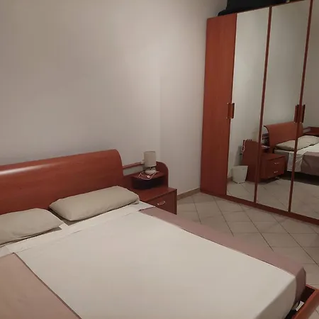 Authentic Italian - Balcony Seaviews Sleeps8 Joppolo