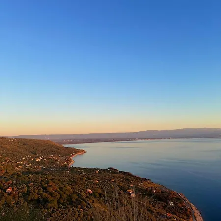 Balcony-Golfo di Gioia-SunsetViews-AuthenticItaly Appartamento Joppolo