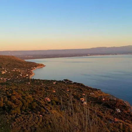 Panoramic Sea View Deluxe In شقة Joppolo
